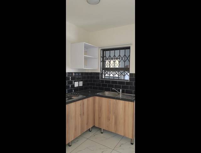 1 BEDROOM PROPERTY TO RENT IN DOBSONVILLE